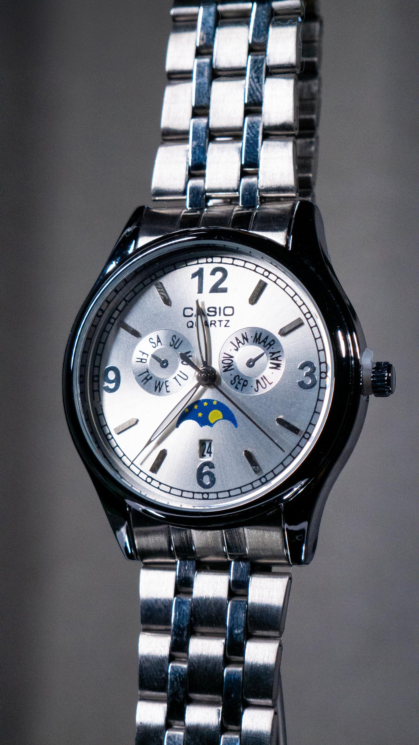 Reloj Estilo Moon Phase MTP-M300D Silver
